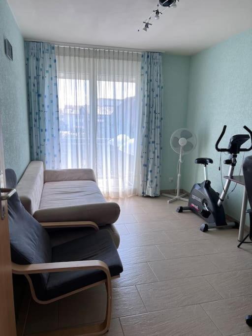 Villa Beautiful House With Free Parking On Premise Utzenstorf Exterior foto